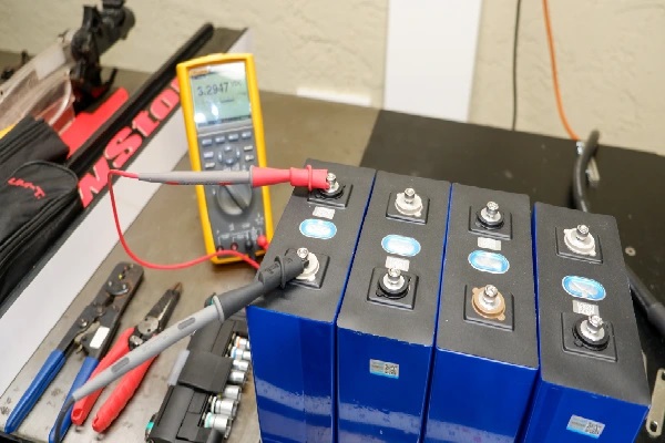 Excellent_Performance_of_LiFePO4_Cell.jpg Excellent_Performance_of_LiFePO4_Cell.jpg